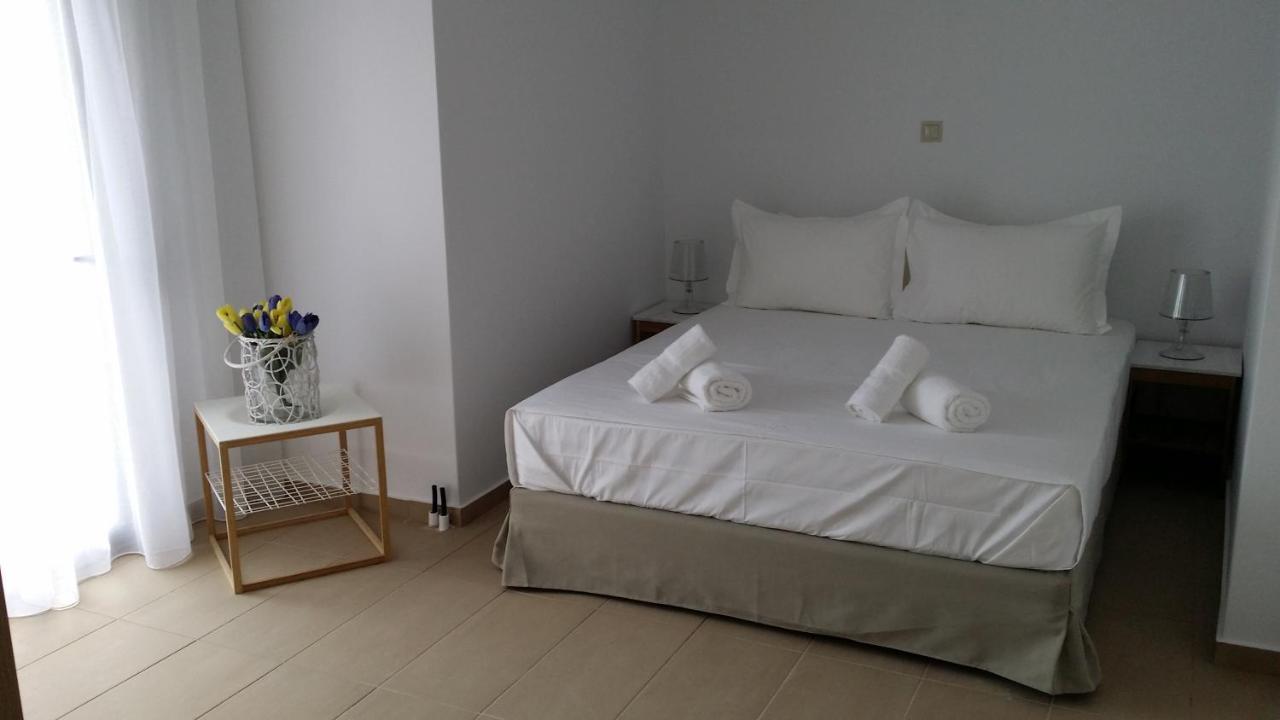 Niovi Boutique Apartments アフィトス エクステリア 写真