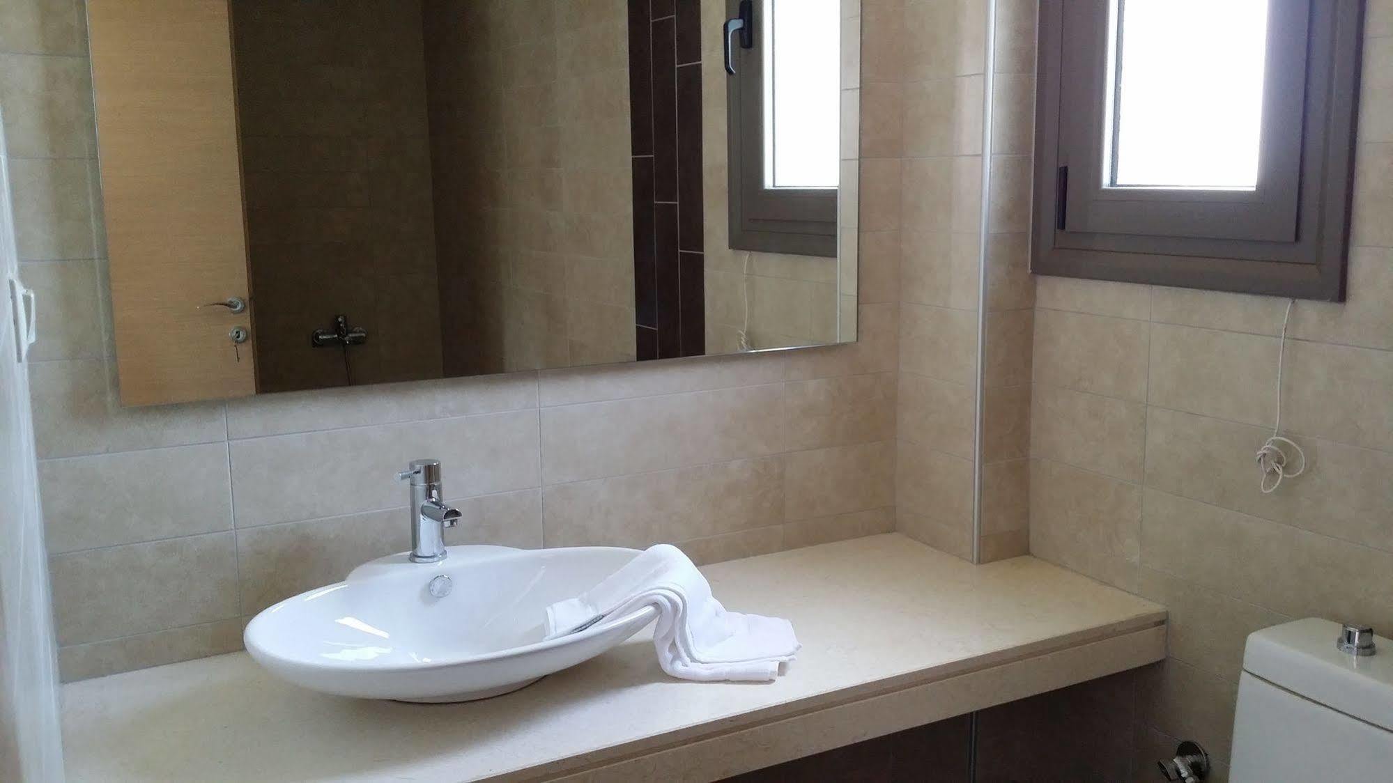 Niovi Boutique Apartments アフィトス エクステリア 写真